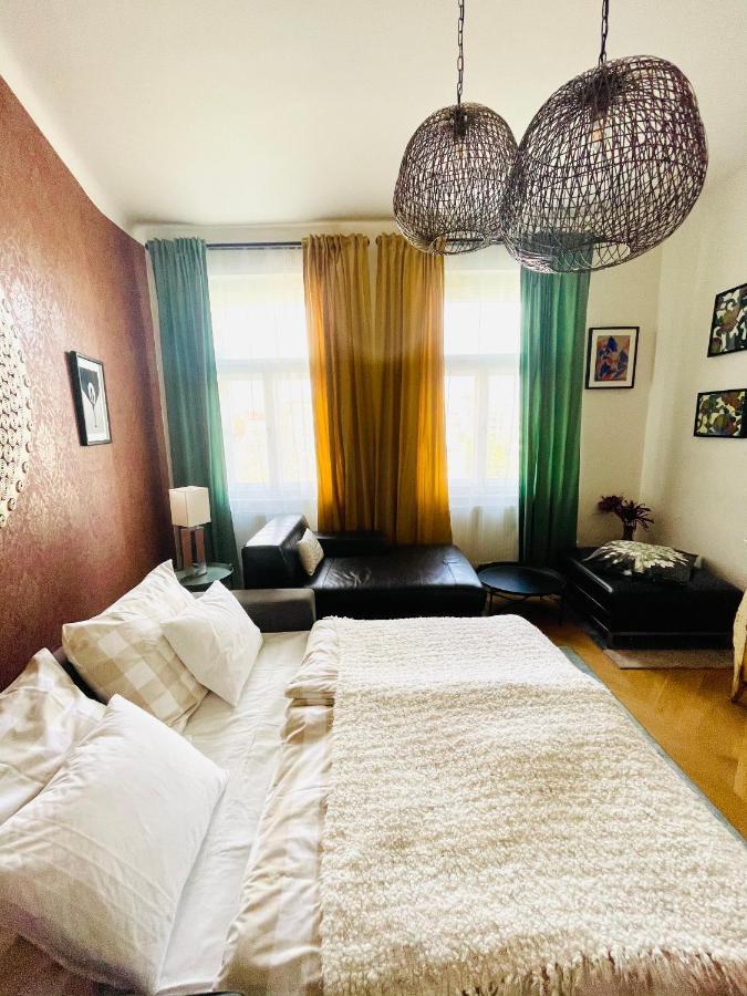 Outstanding Apartment In Center Прага Екстериор снимка